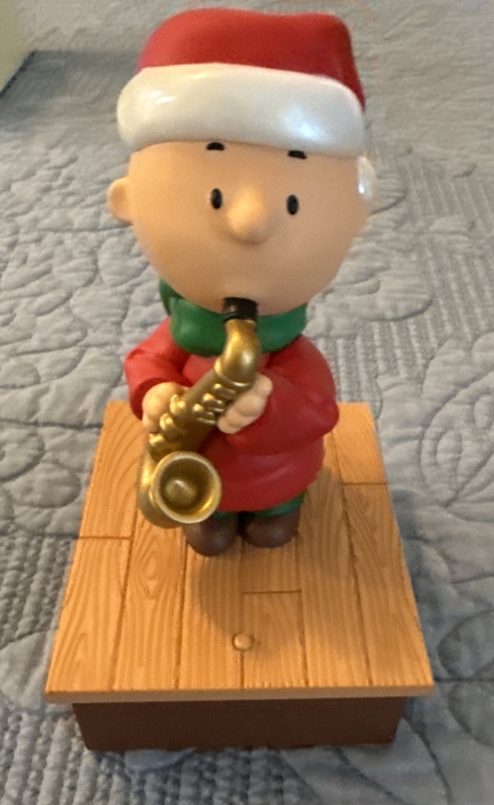 2011 Hallmark CHARLIE BROWN Peanuts Wireless Christmas Band Sax 2011 Hallmark CHARLIE BROWN Peanuts Wireless Christmas Band Sax
