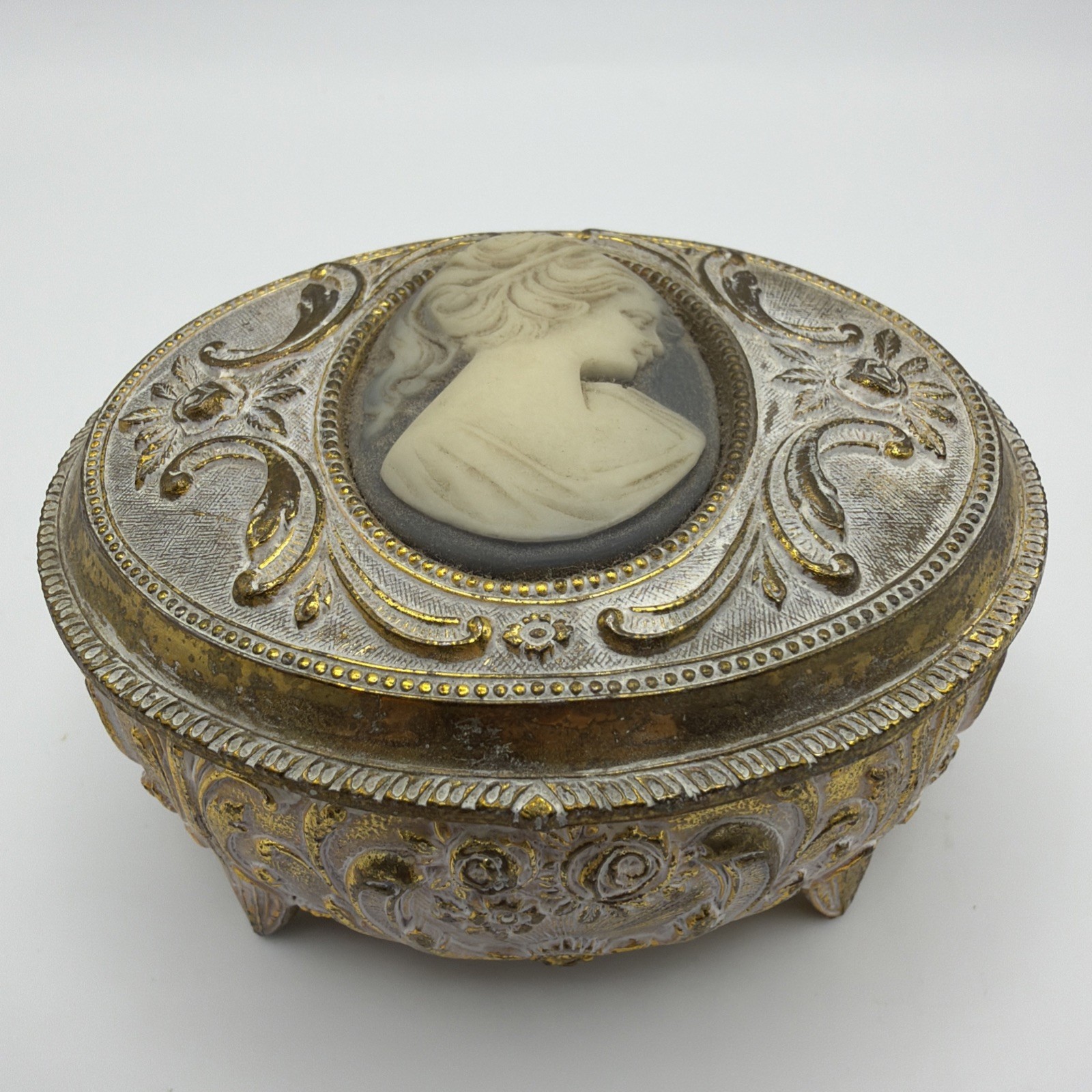 Vintage Sankyo Cameo Musical Trinket Box Gold Tone Blue Felt