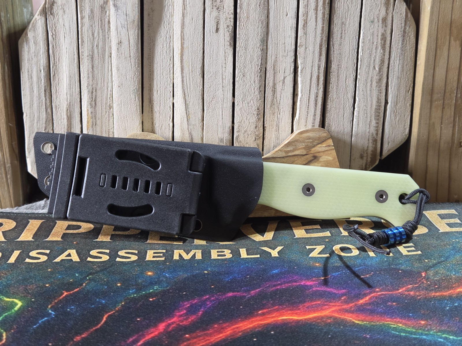 Maratac CountyComm R4A Action Knife D2 Fixed Blade with UGM Glow Scales New Maratac CountyComm R4A Action Knife D2 Fixed Blade with UGM Glow Scales New
