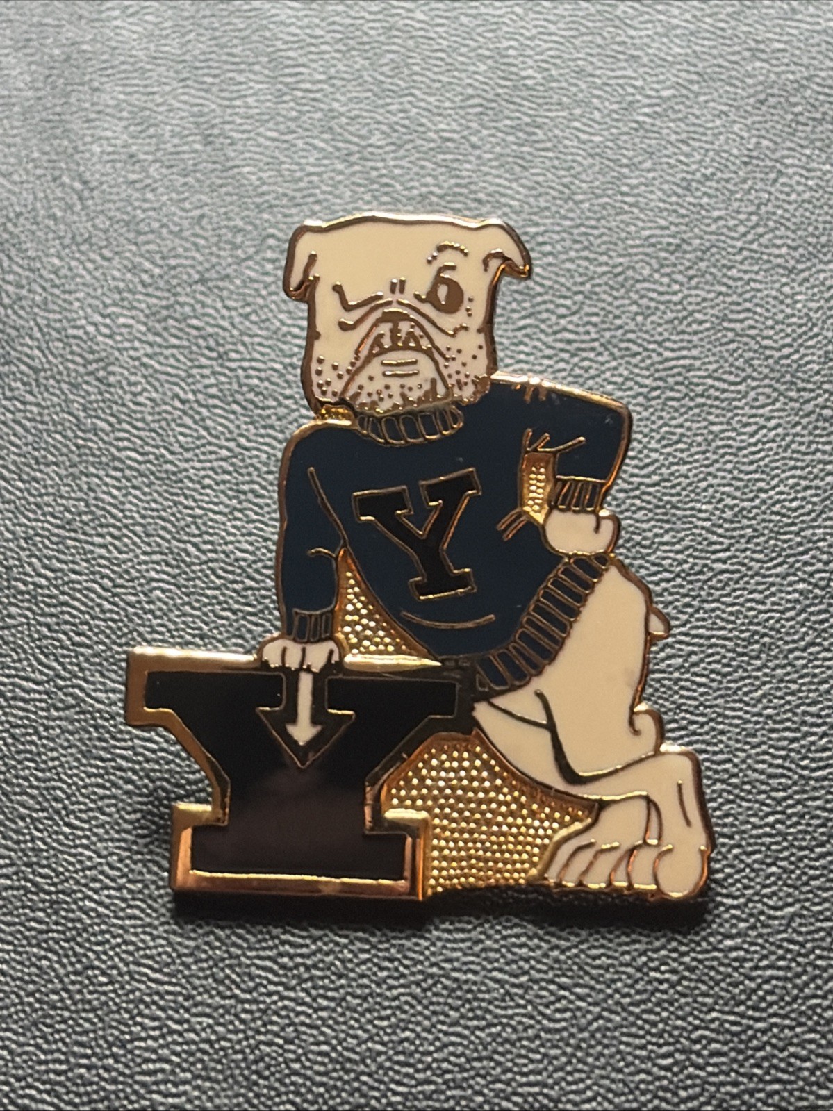 Vintage Yale University Gold Tone Bulldog Lapel Pin Retired Design Peter David