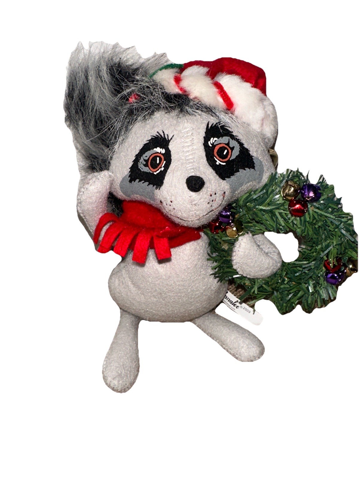 Old Stock Annalee 2009 Gray Christmas Raccoon W/Wreath Exclusive Design 7”