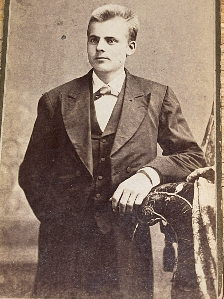 Nice Antique Cabinet Card Victorian Young Man Photo Photograph 4”  