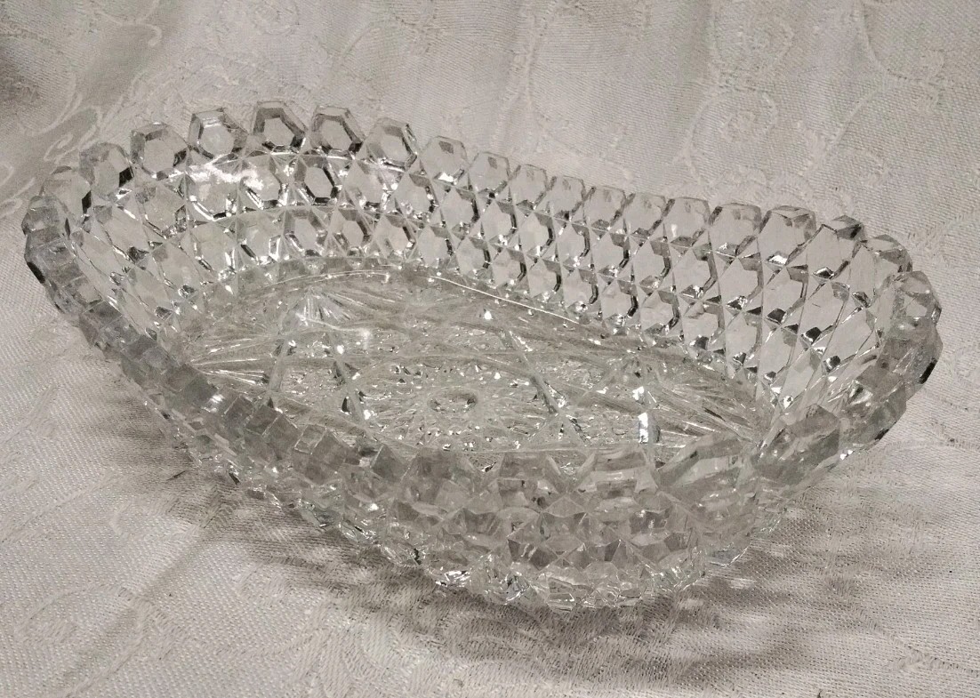 VTG Clear Crystal Pressed Glass Relish Dish Candy Bowl Scalloped Edge 7 Inch