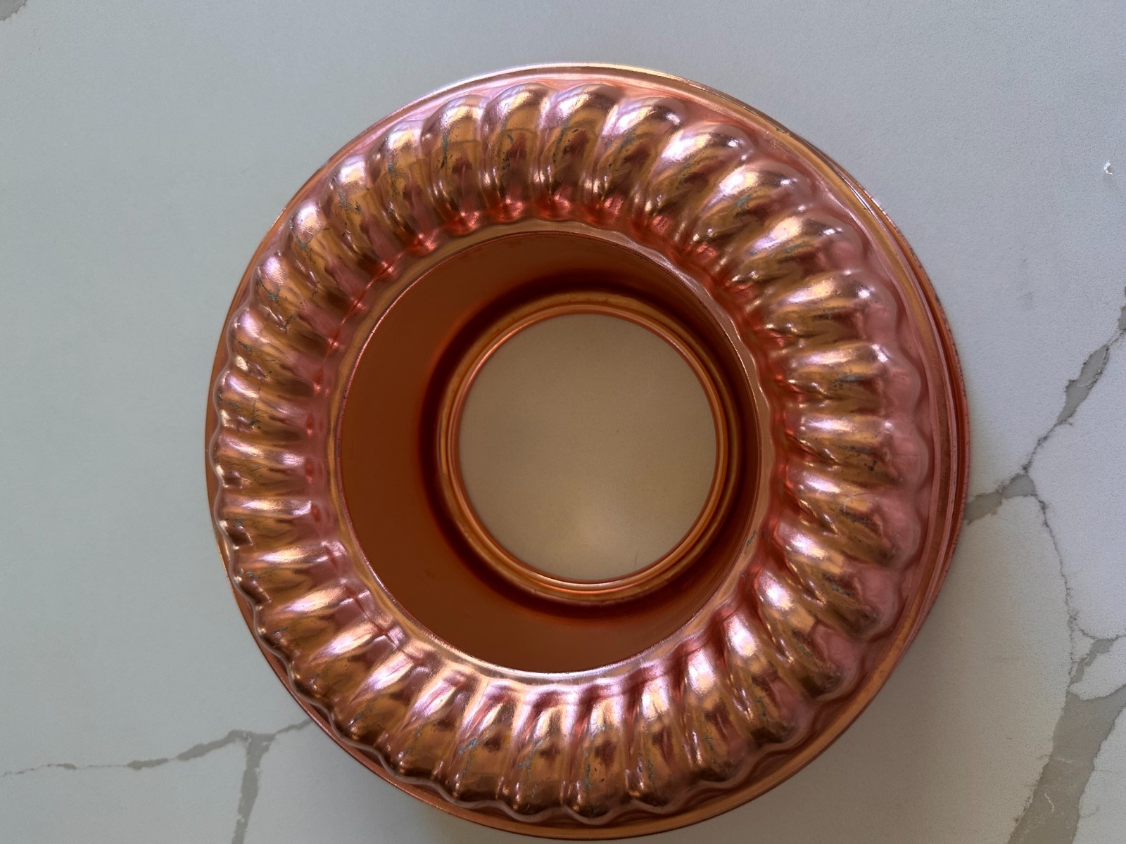 Mirro copper-tone jello mold