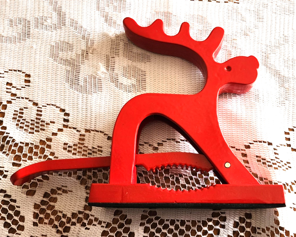HIC Kitchen Reindeer Nutcracker — Heavyweight Cast Aluminum