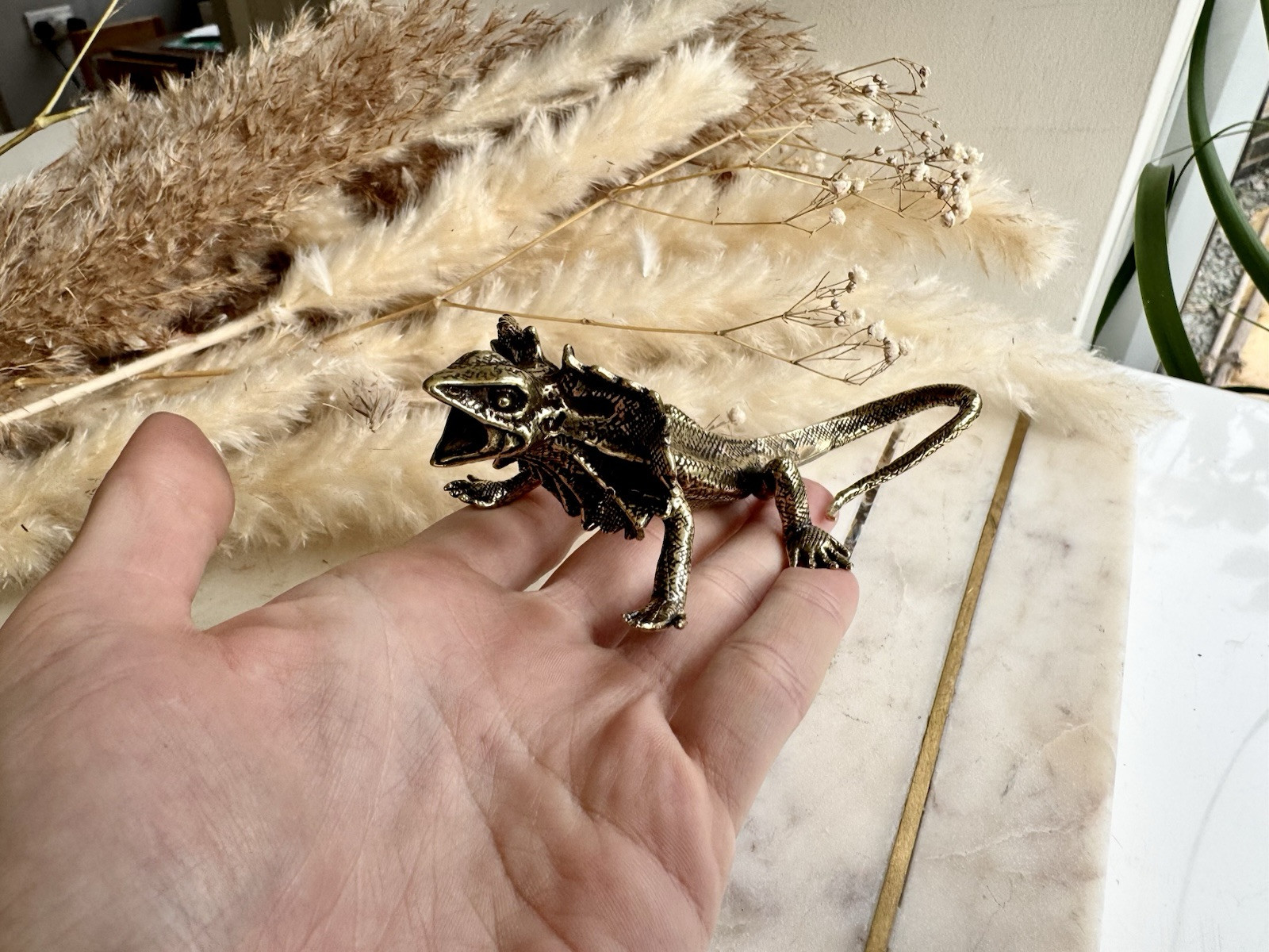 Fine lifelike brass frilled dragon miniature, Solid Brass lizard sculpture