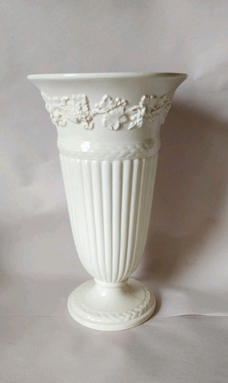 Wedgewood Etruria Barlaston White Queensware 8.5\