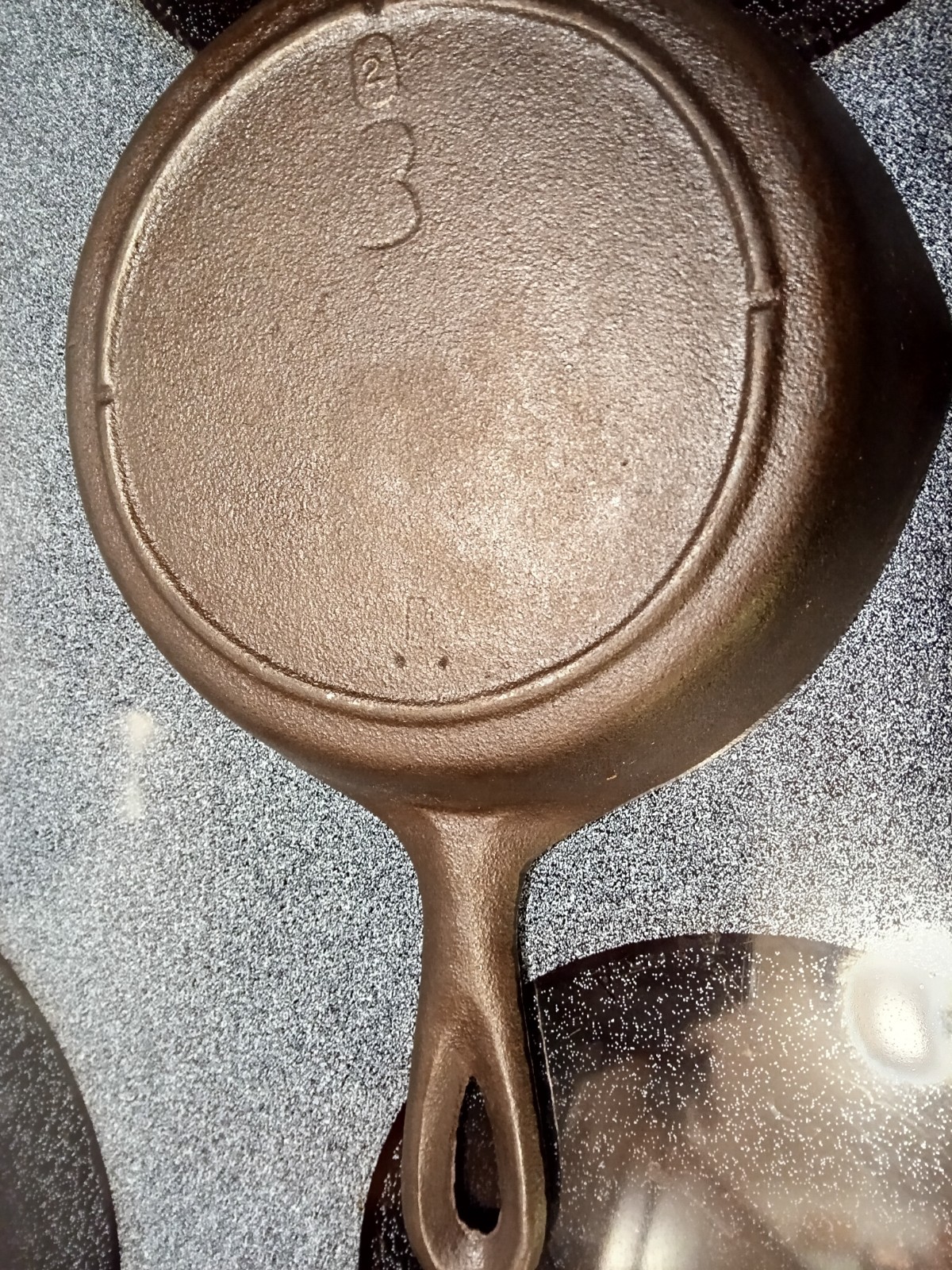 Lodge vintage number 3 with 2 blob