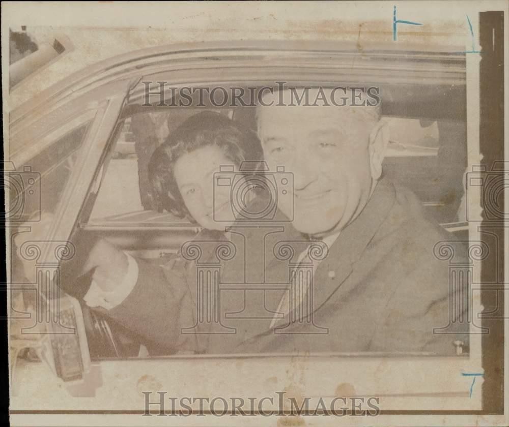 1966 Press Photo President & Mrs. Lyndon Johnson leaving St. Barnabas Episcopal