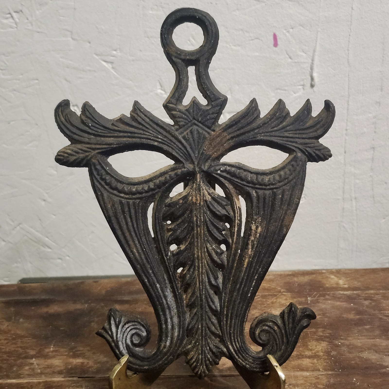Vintage Richard R Fine & Sons Cast Iron Trivet Wheat Grain Scroll 8\