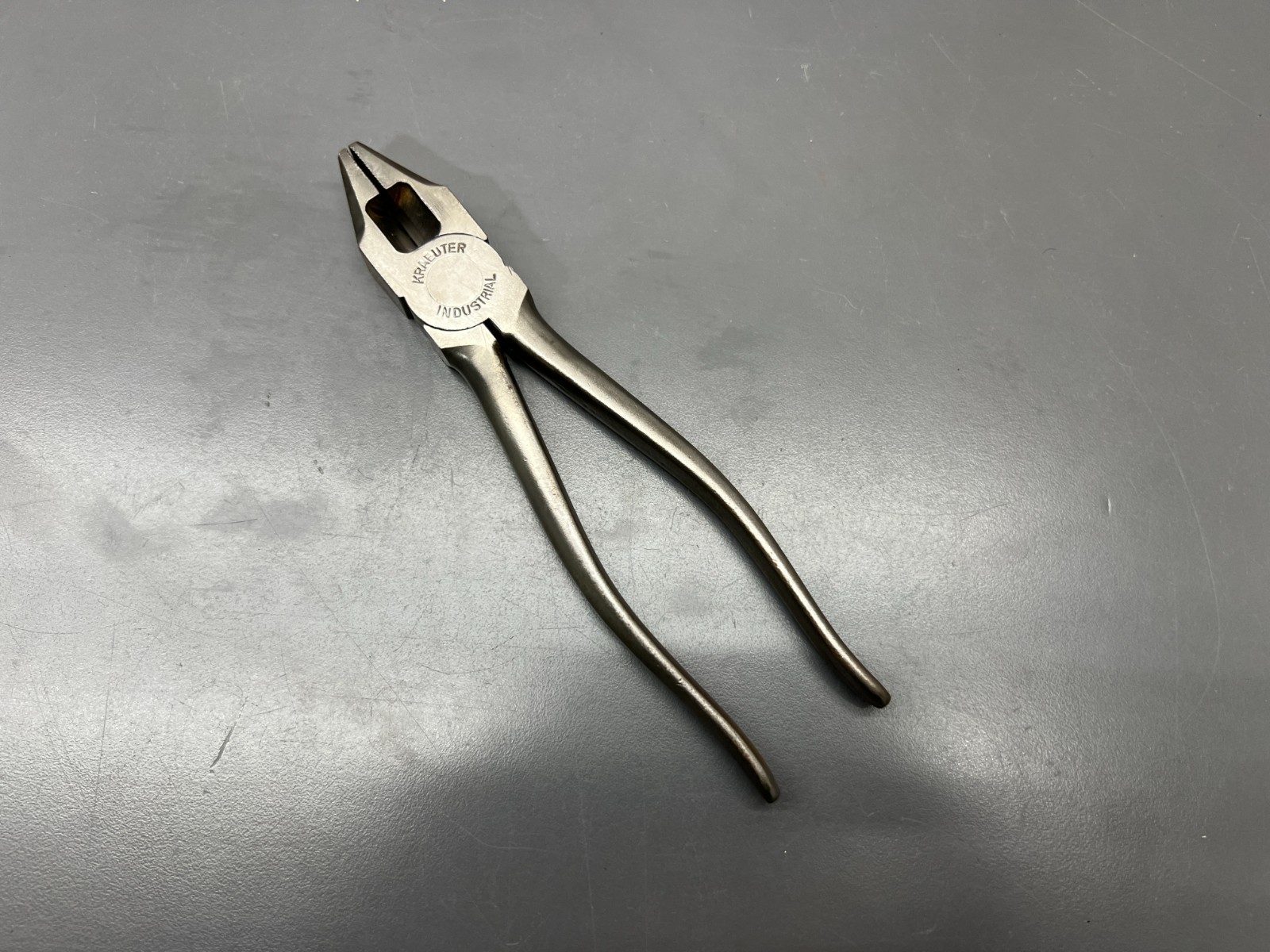 (g) VINTAGE KRAEUTER INDUSTRIAL No. 1830-8 8