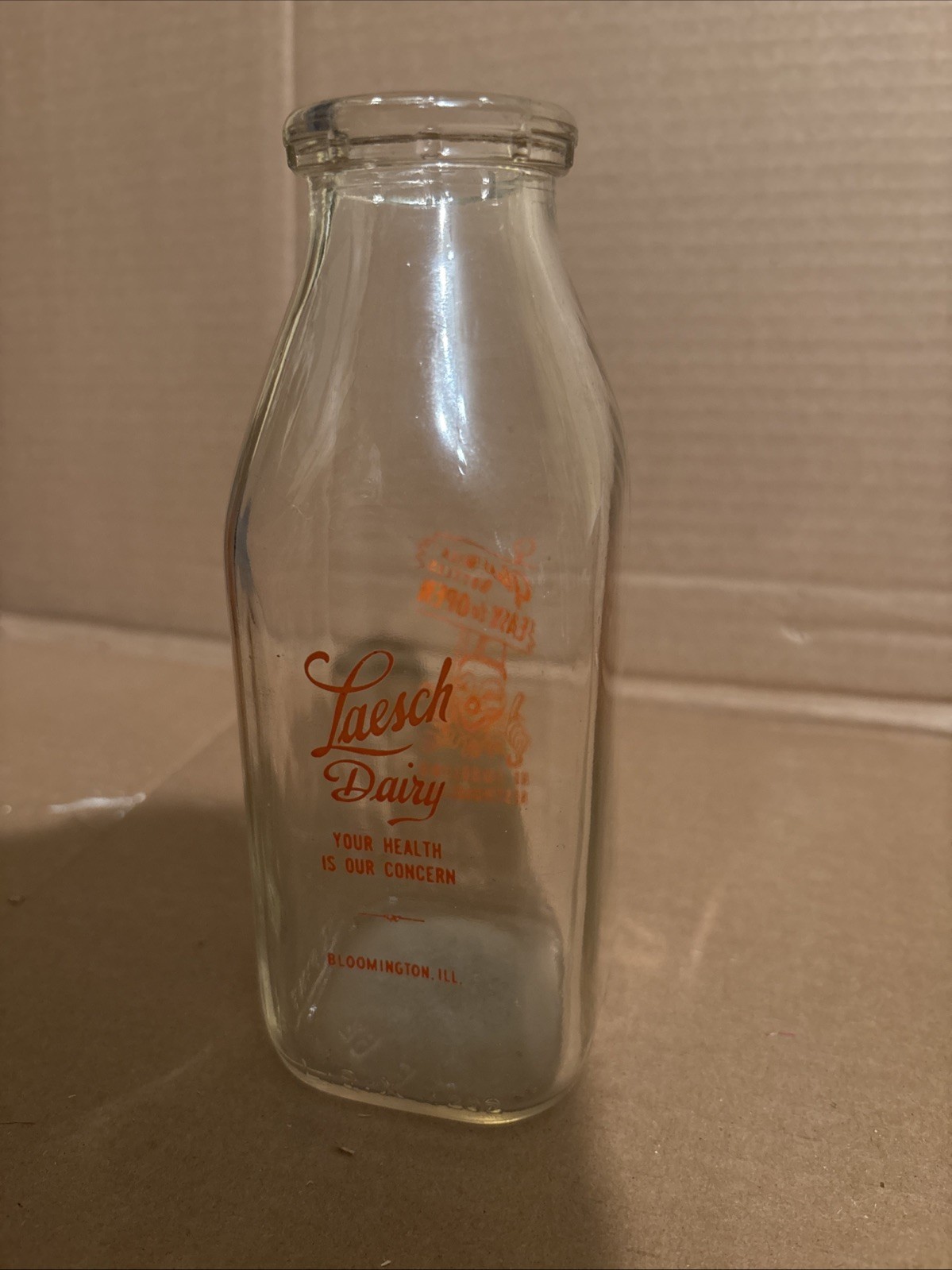 Vtg Glass Milk Bottle Laesch Dairy Bloomington IL