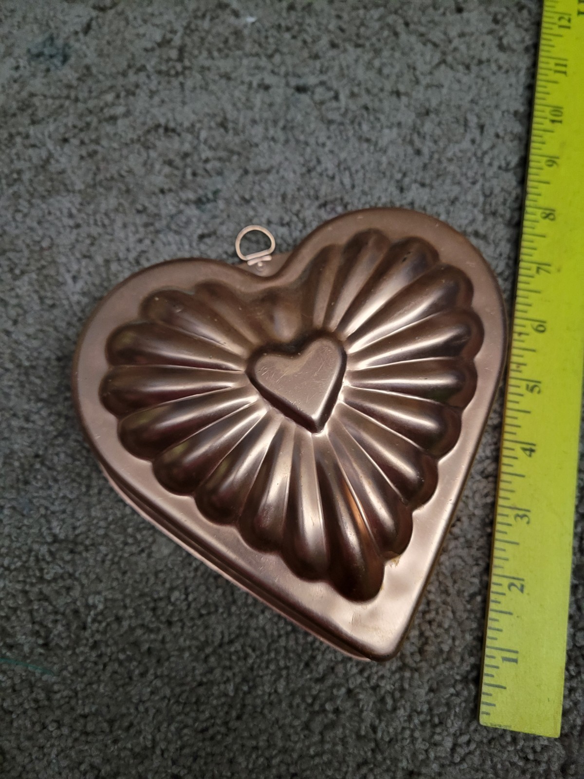Coppertone Metal Heart Mold Retro Vintage