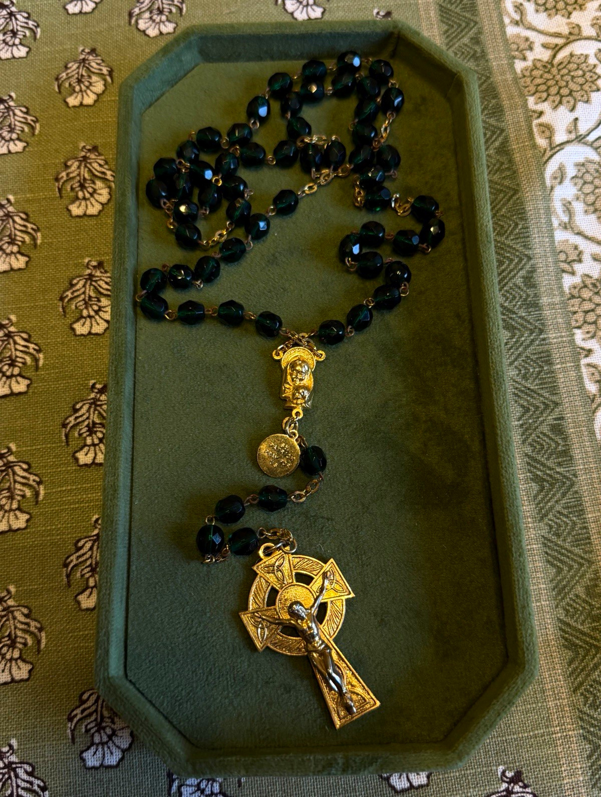 Vintage Italian St Patrick Rosary Celtic Crucifix Green Faceted Glass Beadsitaly
