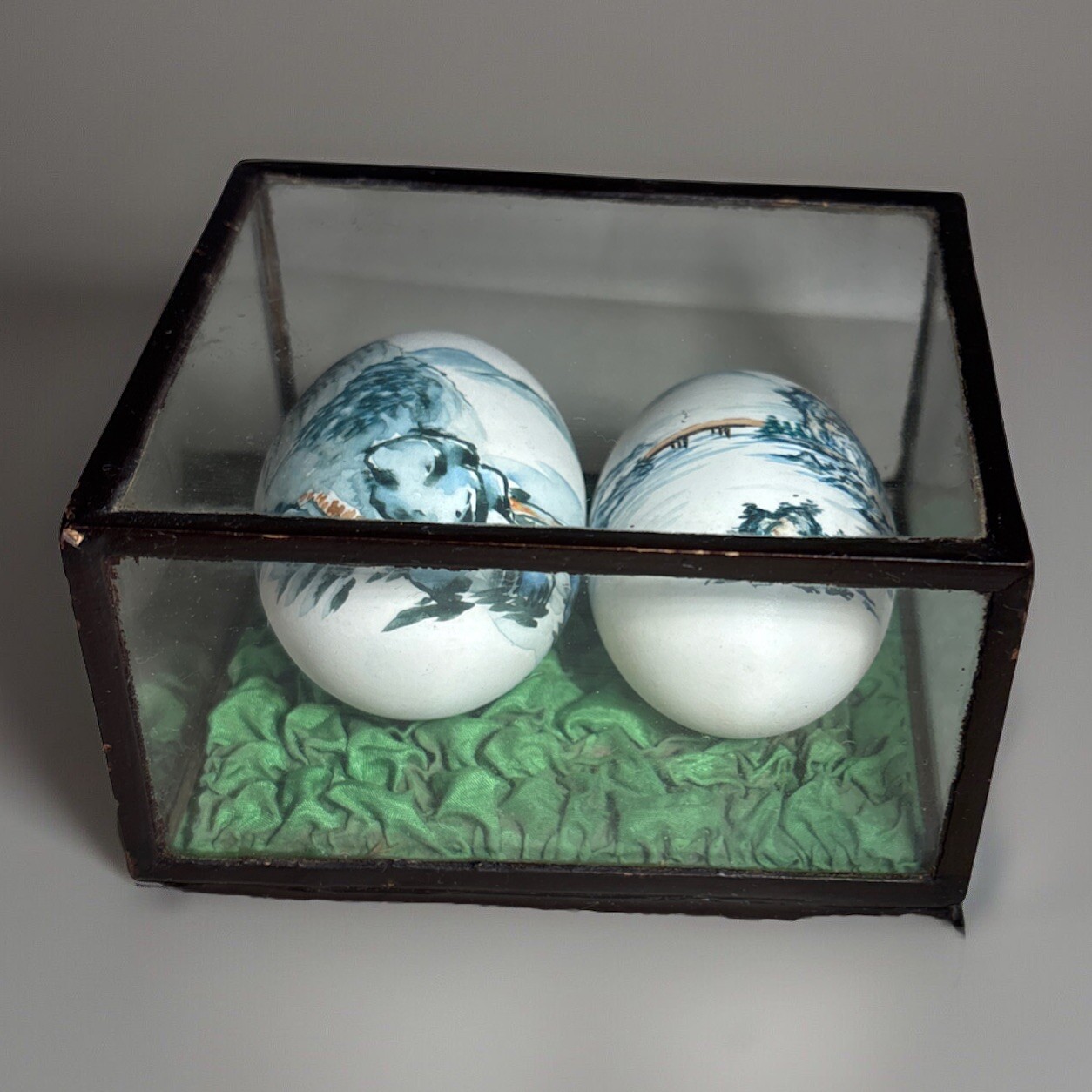 VTG Handpainted Real Eggs Shell In Sealed Display Glass & Wood Case Asian Theme