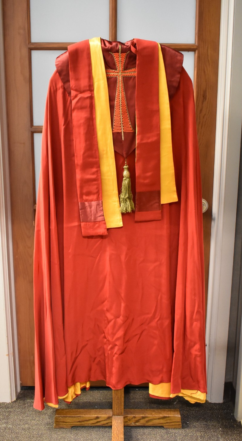 + Used Red Cope with 2 Stoles + Th. Pijnappel +  55\