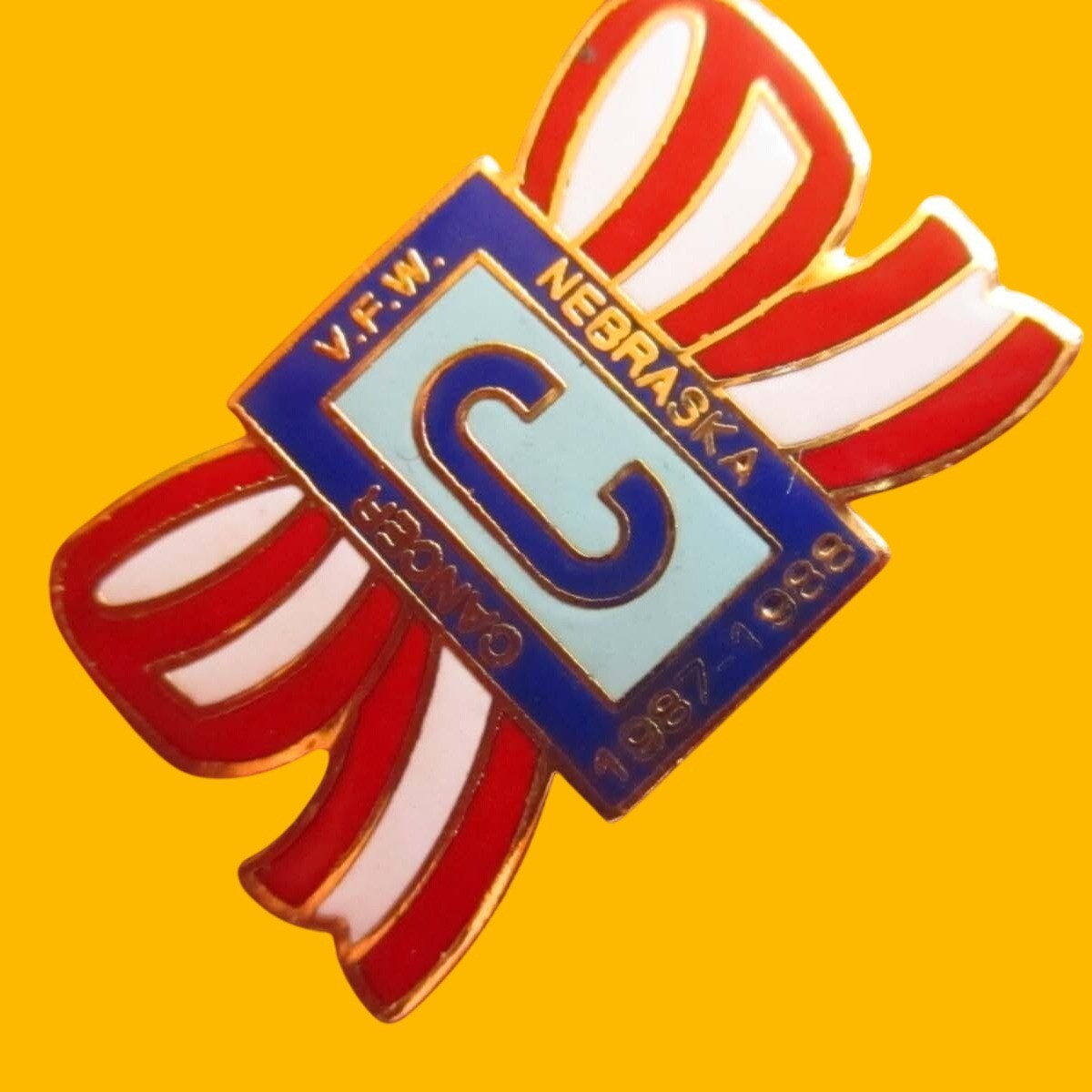 V.F.W. NEBRASKA Vtg 1988 ENAMELED LARGE CANCER RIBBON FLAG PIN