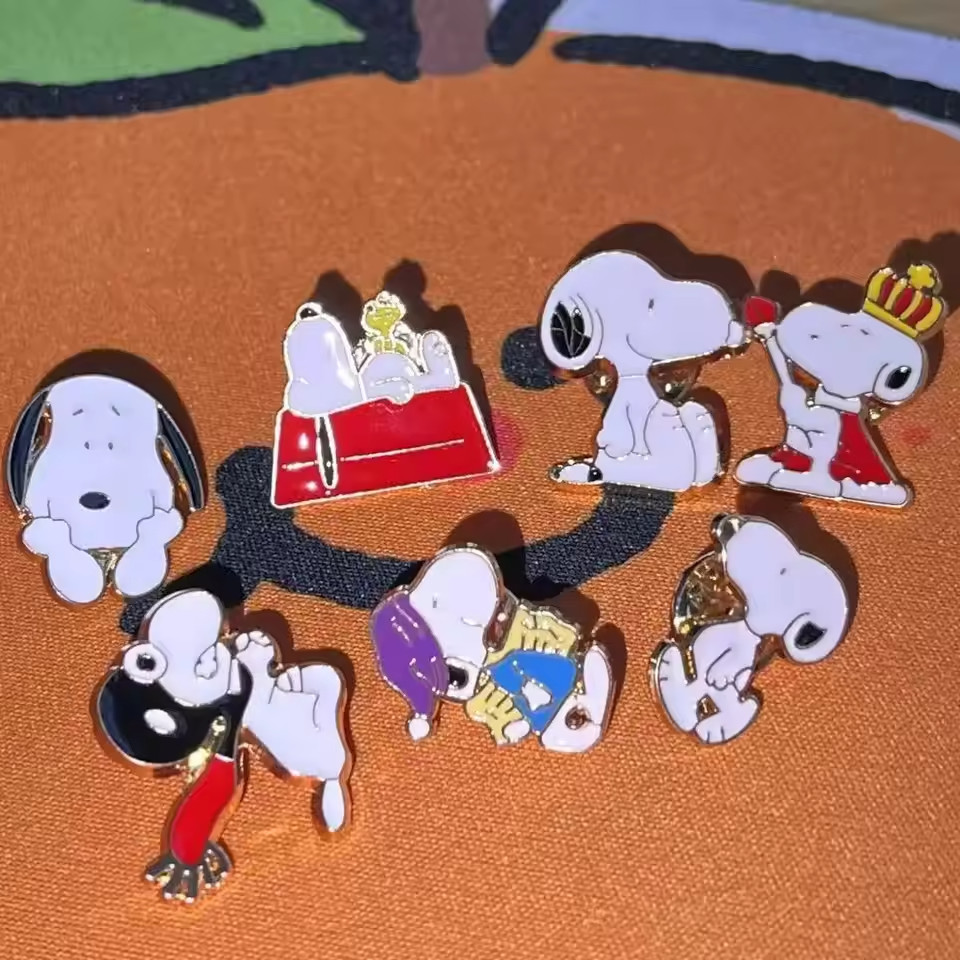 Snoopy Woodstock Metal Badge Brooch Cartoon Pin Backpack Clothing Gift Set