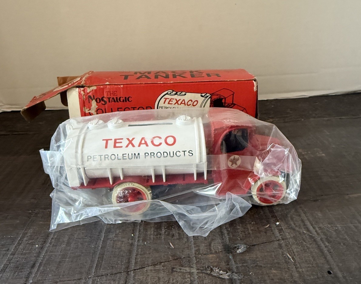 Rare ERTL Texaco 1926 Mack Tanker Collector Series #2 Die Cast 1985 Coin Bank 