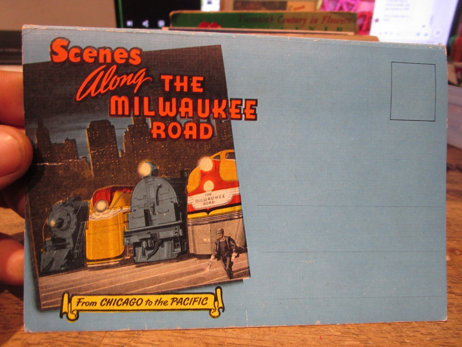 SOUVENIR VIEWS POSTCARD FOLDER Milwaukee Road Train Locomotive Route Chicago IL