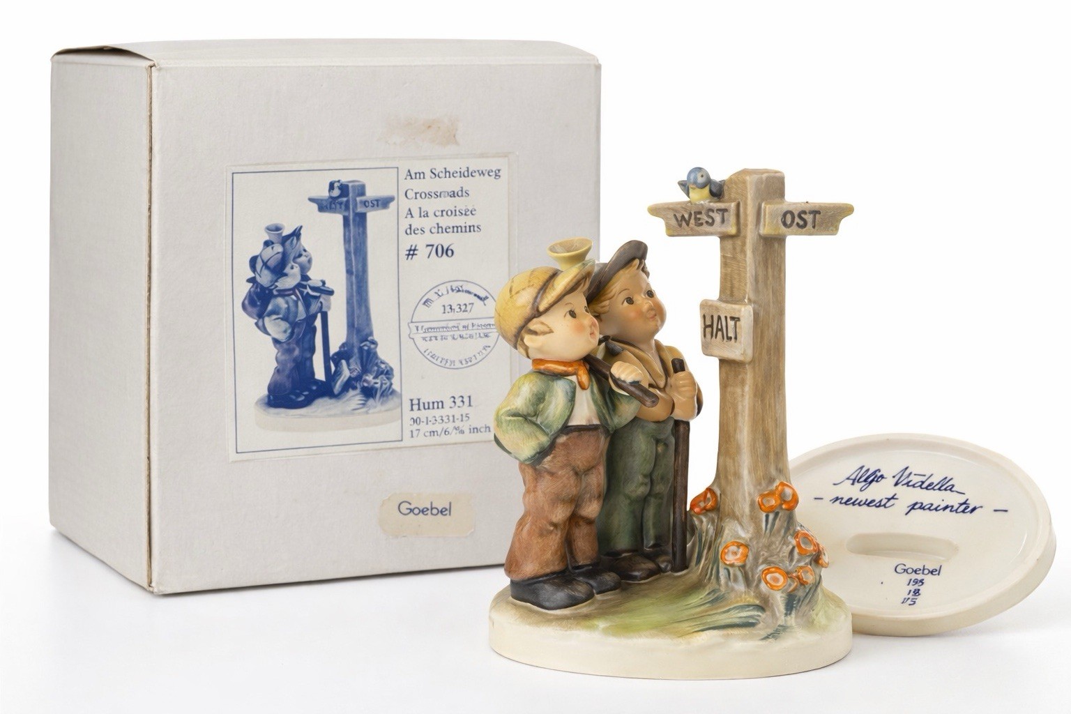 Hummel “Am Scheideweg / Crossroads” #331 Signed 1990 Goebel w/ Box