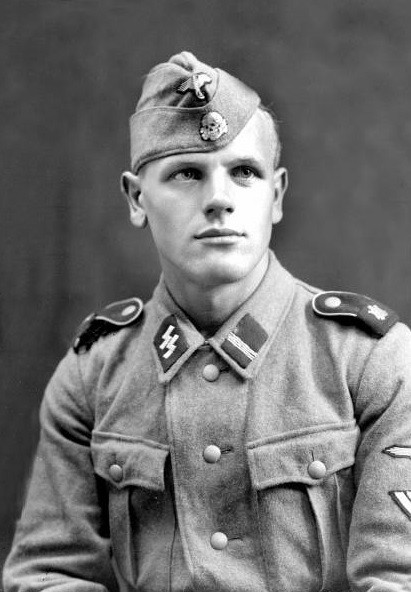 German  WW2  Photo -   Soldier