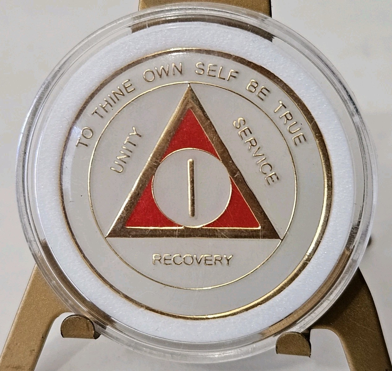 White Red Alcoholics Anonymous 1 Year AA gold Medallion Token Chip Enamel