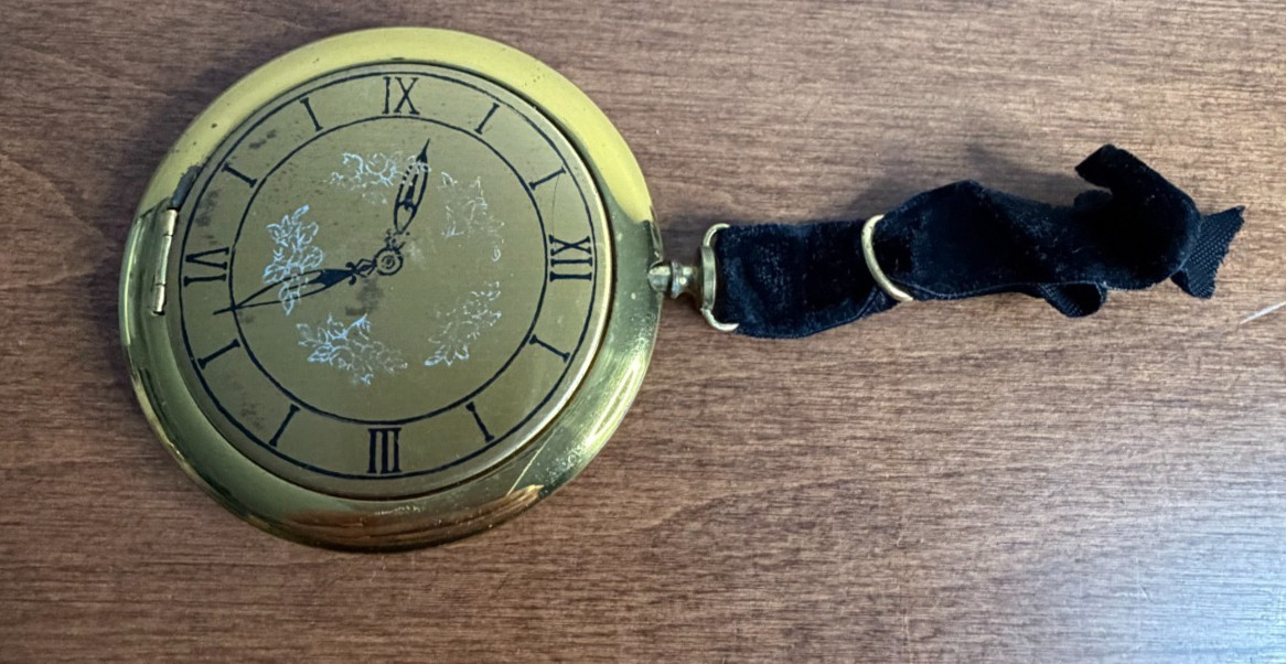 Rare, Vintage Dorset Fifth Avenue pocket watch vanity compact 1940s -1950s