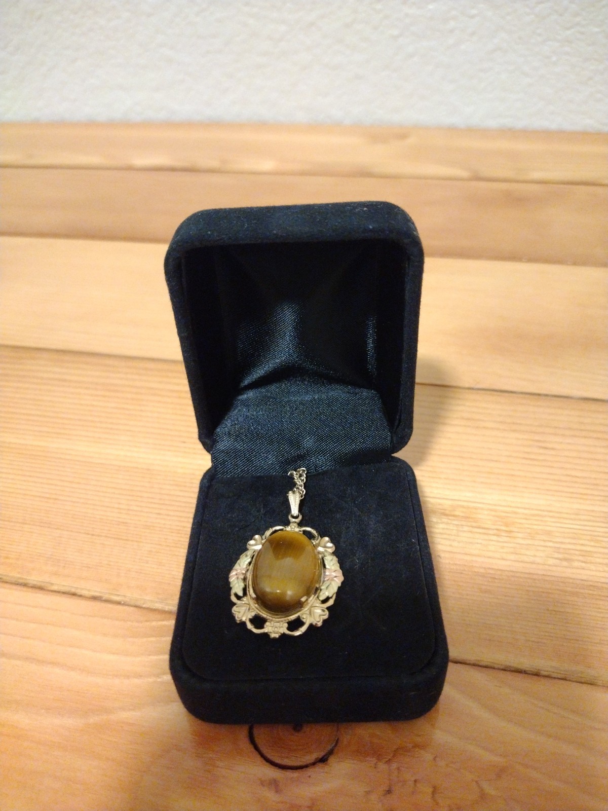 Vintage Coleman Black Hills Gold Tiger's Eye Pendant Necklace 10K 12K Filigree
