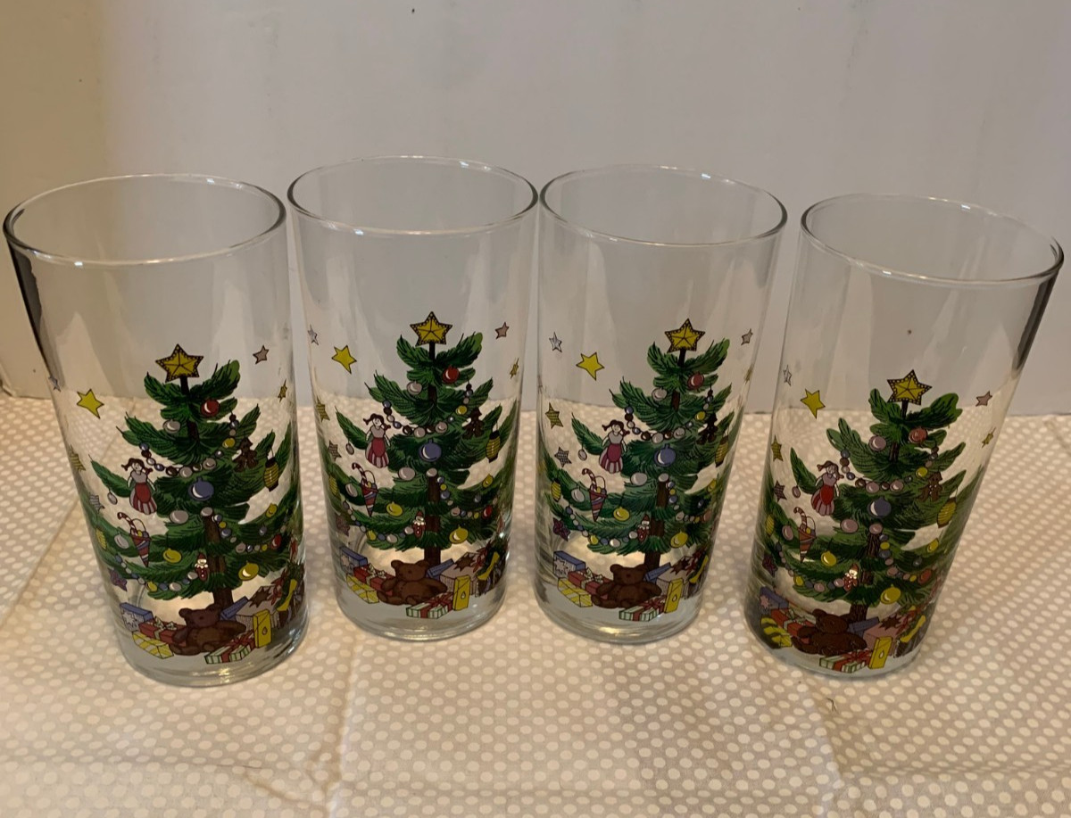 4 Vintage Nikko Christmastime/Happy Holidays 12 oz. Tumblers
