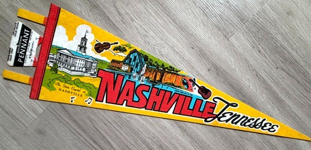VINTAGE 1960s NASHVILLE TENNESSEE RETRO SOUVENIR 27 1/2\