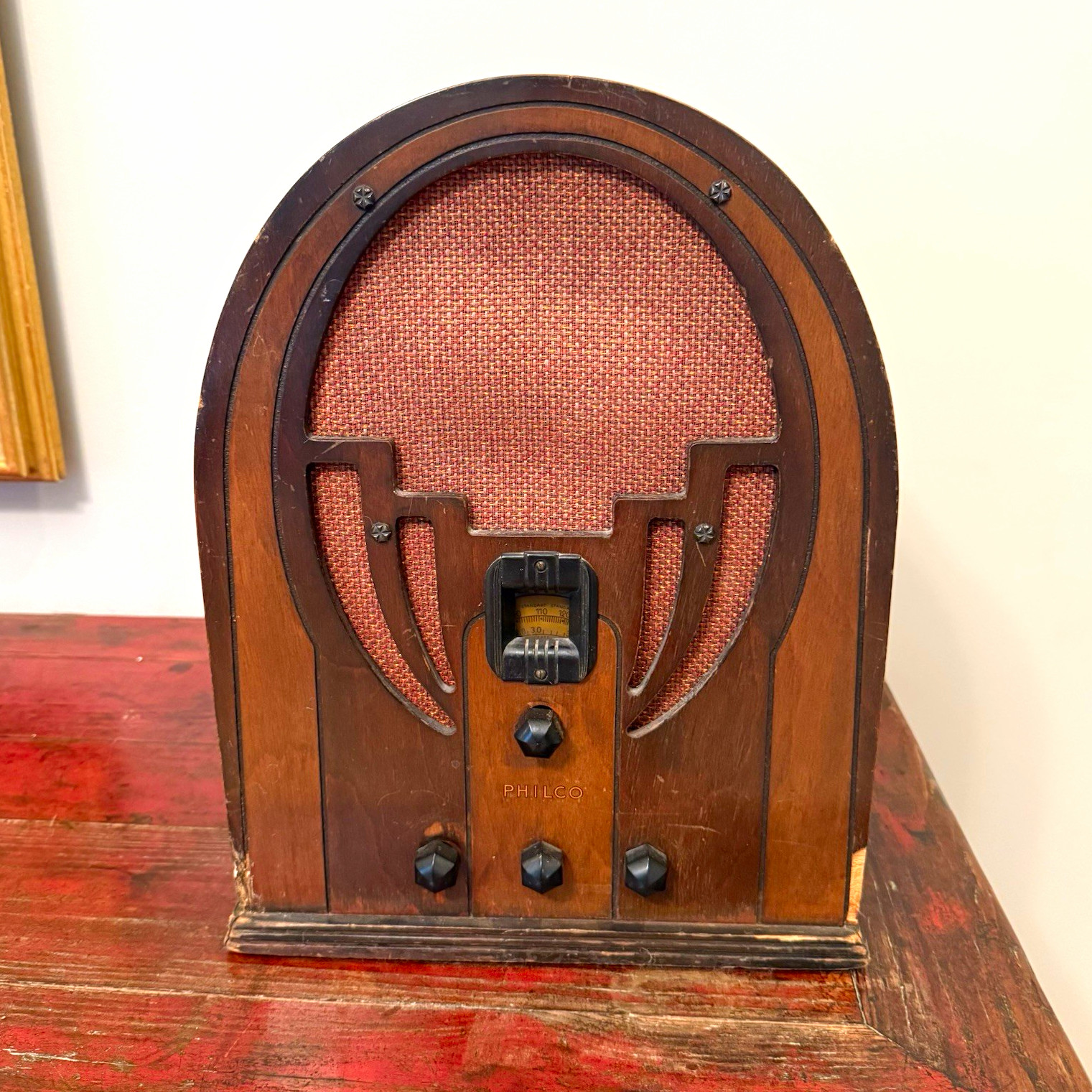 Philco Pre-1930 Antique Cathedral Style Wooden Tabletop Tube Radio w/ Tubes