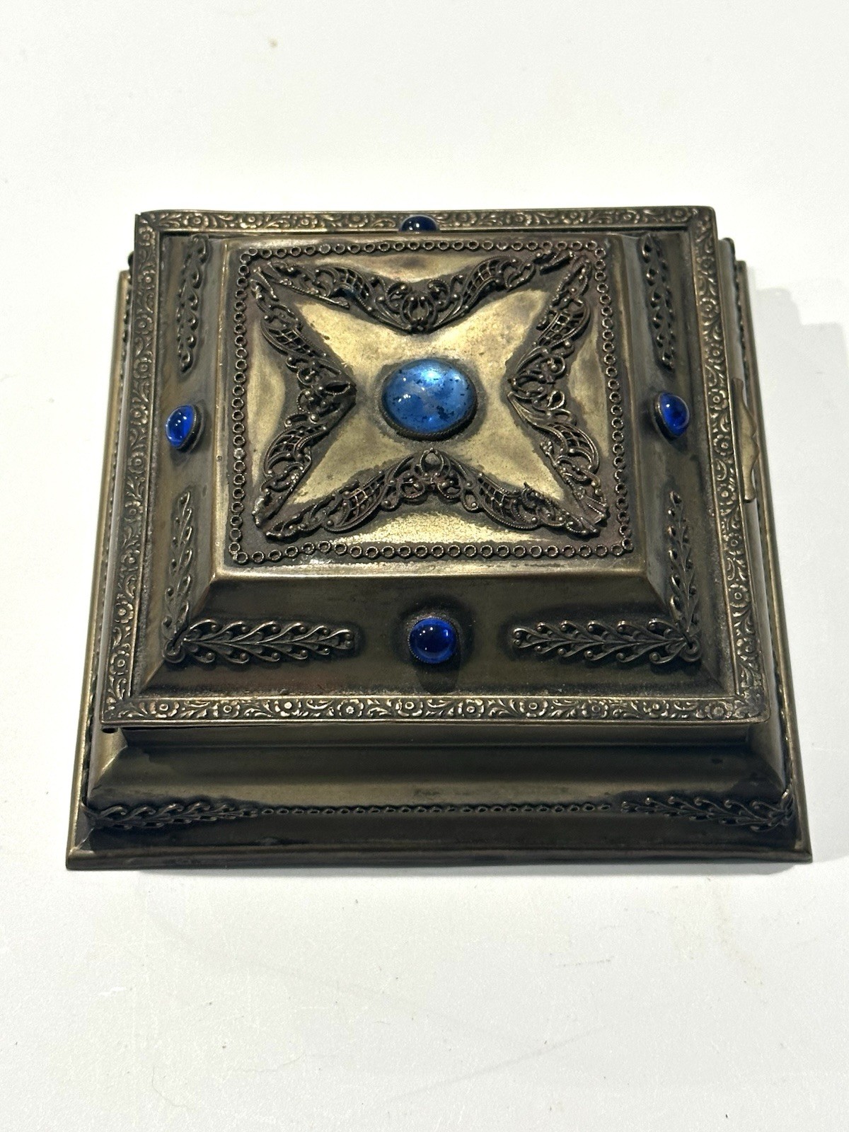 ANTIQUE FILIGREE BRASS  SAPHIRE JEWELED JEWELRY LA TAUSCA PEARL CASE BOX