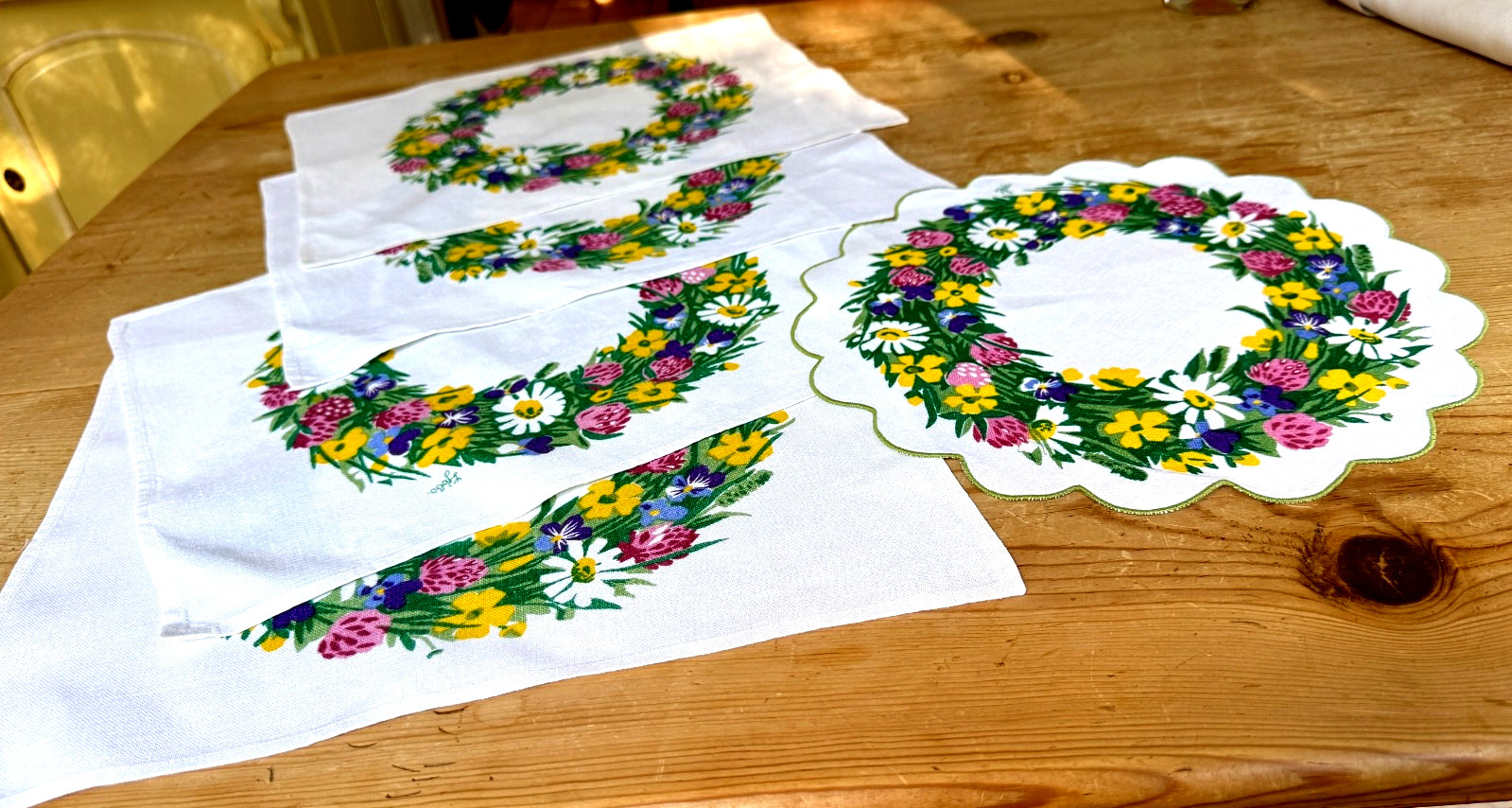 Vintage Swedish Mid-Century Linen Floral Placemats - Gocken/Liselette Jobs B381