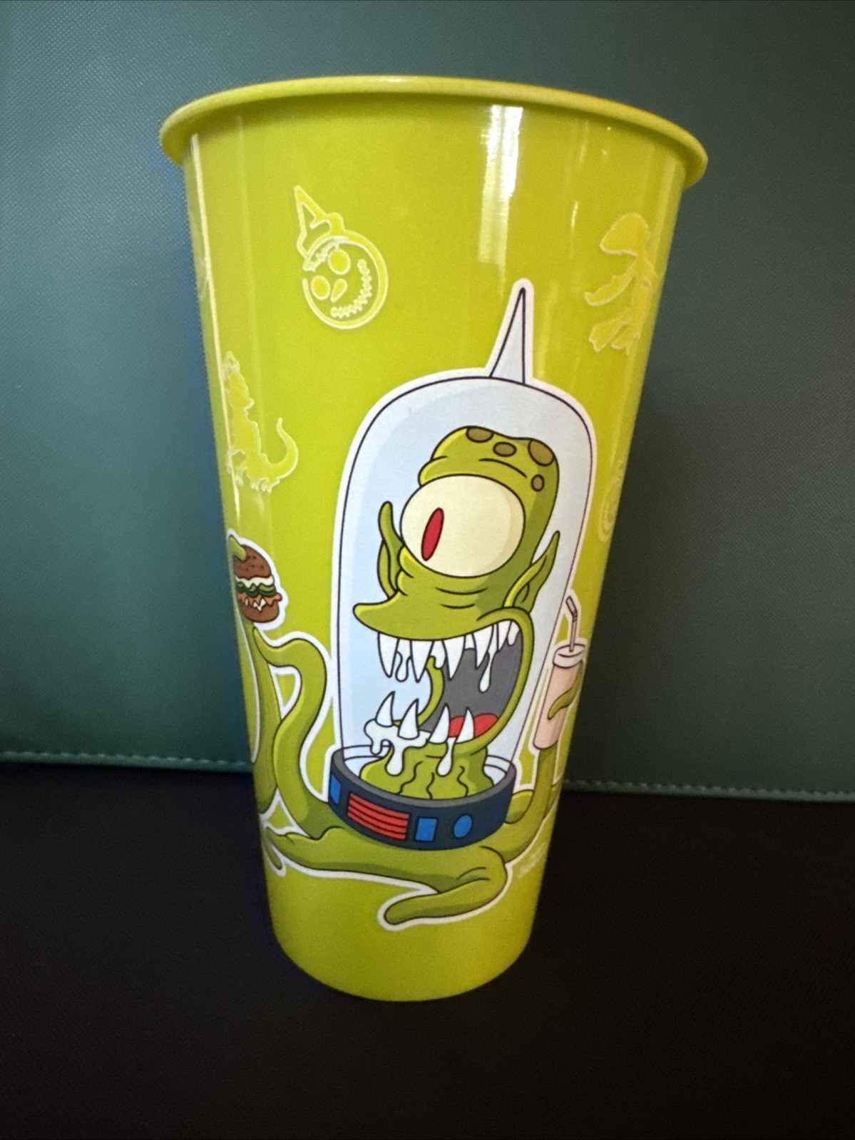 Jack in the Box Simpsons Treehouse of Horror 20th Glow-in-the-Dark Green Cup Jack in the Box Simpsons Treehouse of Horror 20th Glow-in-the-Dark Green Cup