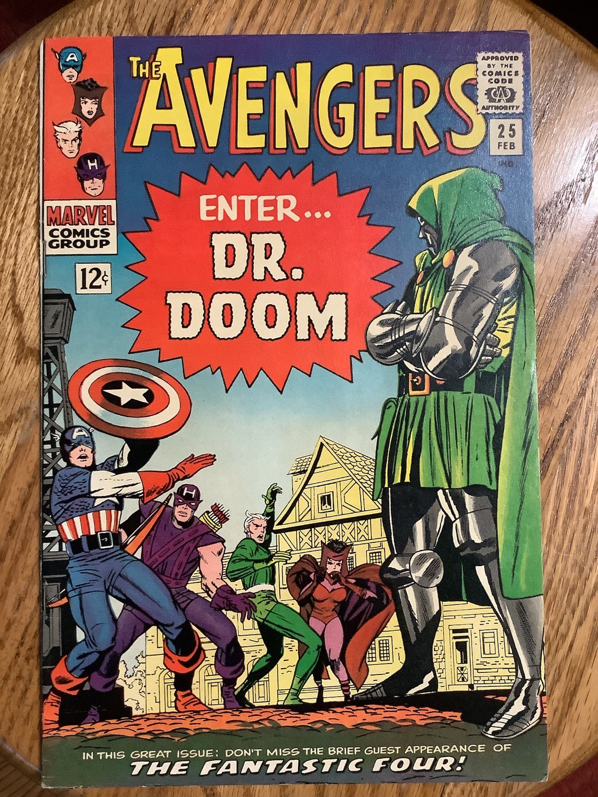 Avengers 25 8.0 VF Doctor Doom Fantastic Four 1966