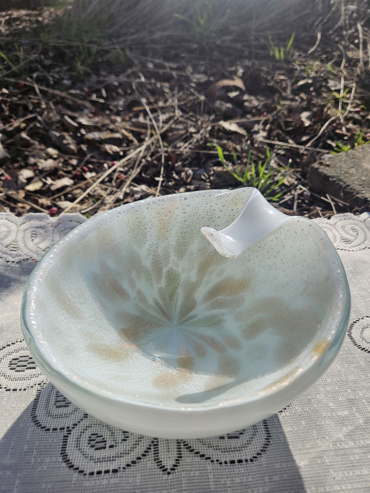 VTG Murano Style Splatter Dish Gold & Cream White Candy Dish Studio Art Glass. 