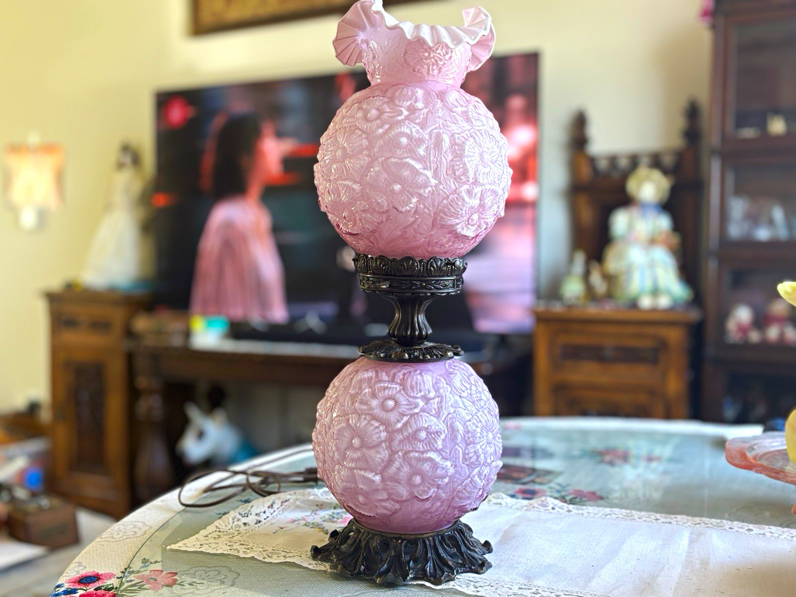 Fenton GWTW Poppy Cased Glass Lavender Pink Lamp Fenton GWTW Poppy Cased Glass Lavender Pink Lamp