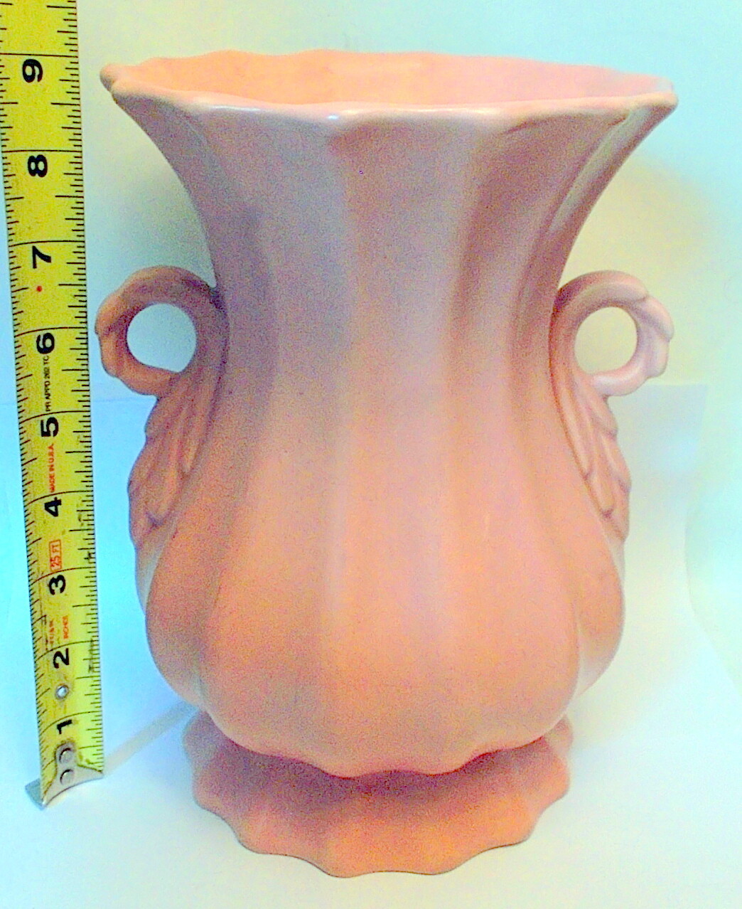 HAEGER Art Pottery VASE Double Handle Urn Matte Pink 9 HAEGER Art Pottery VASE Double Handle Urn Matte Pink 9