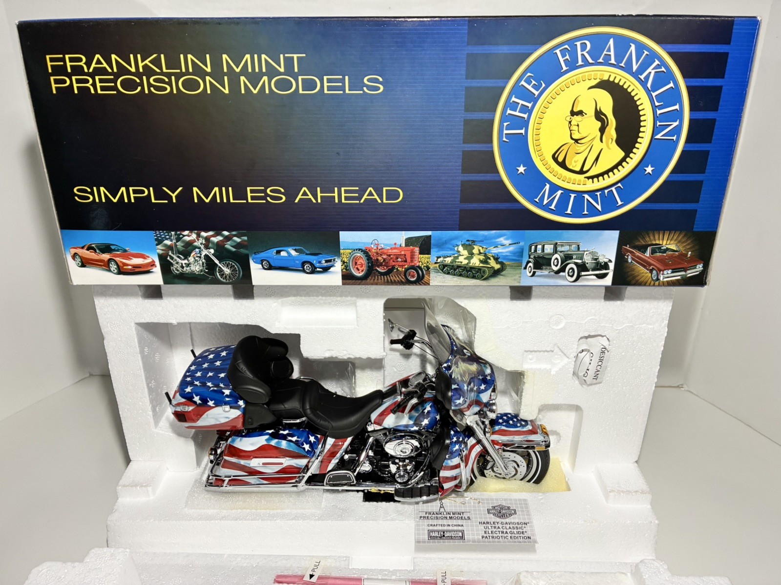 RARE-NIB-FRANKLIN MINT 1/10 2009 HARLEY DAVIDSON Ultra Classic PATRIOTIC EDITION RARE-NIB-FRANKLIN MINT 1/10 2009 HARLEY DAVIDSON Ultra Classic PATRIOTIC EDITION
