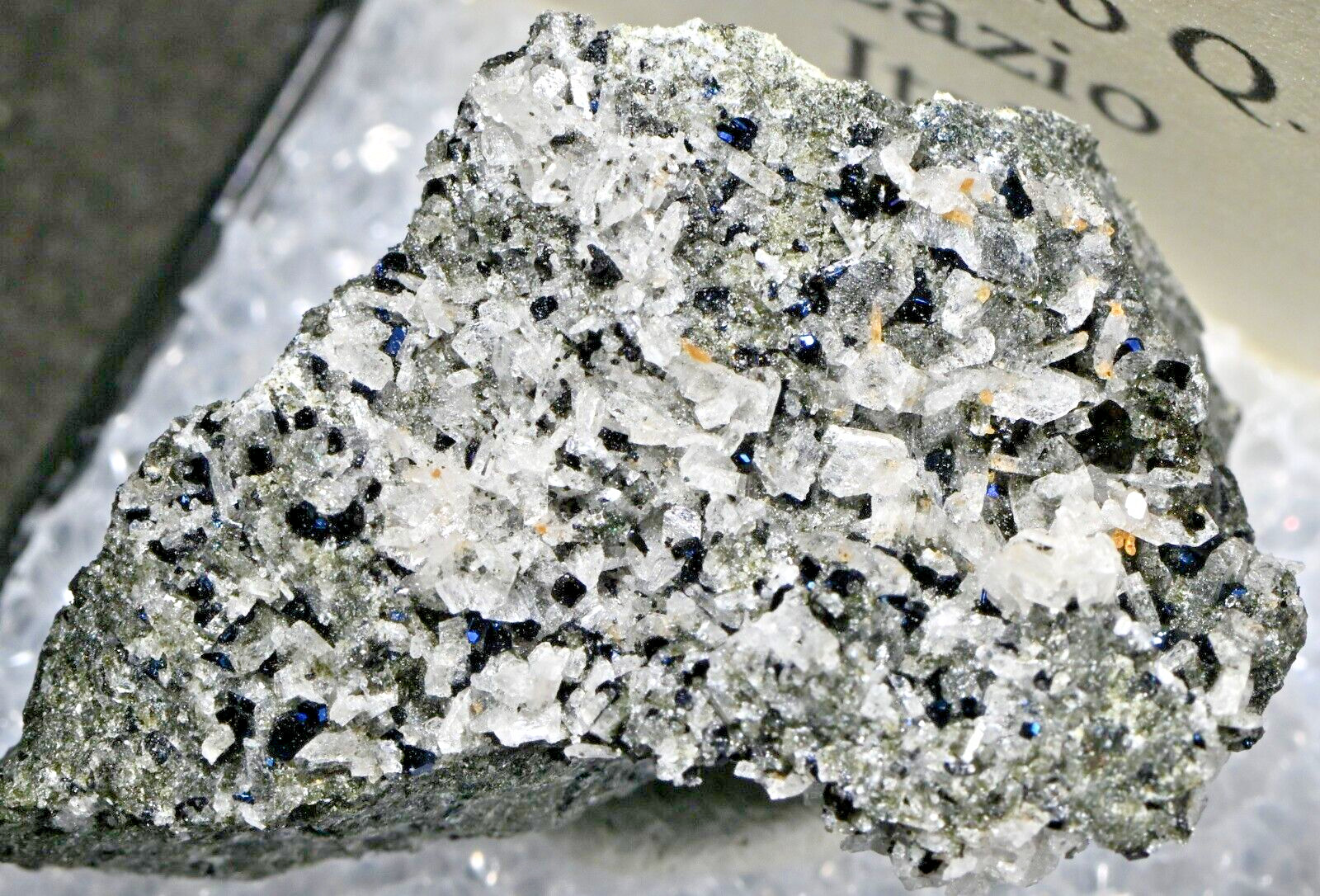 VERY RARE LIOTTITE, 2 X 1 X 2.5 CM, ONANO QUARRY, LAZIO, ITALY #40