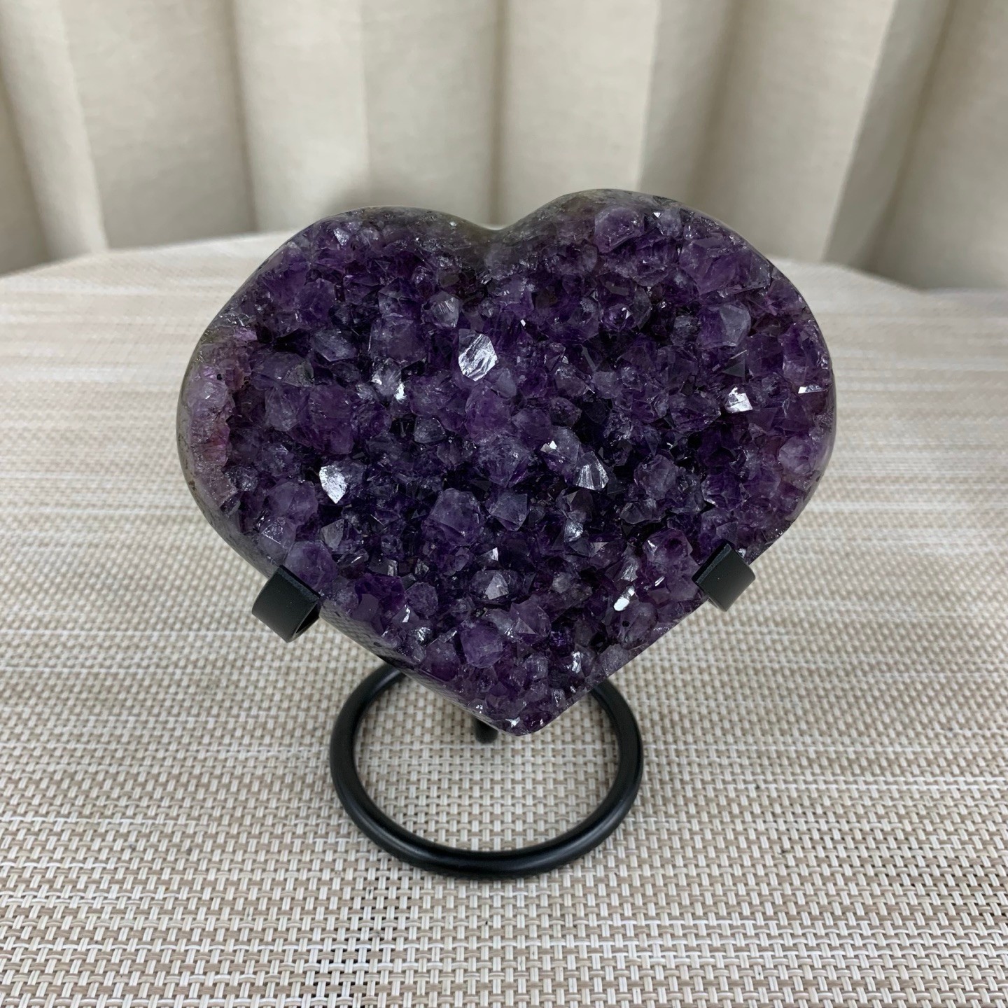 390G Natural Brazilian amethyst hand cut heart-shaped decoratio