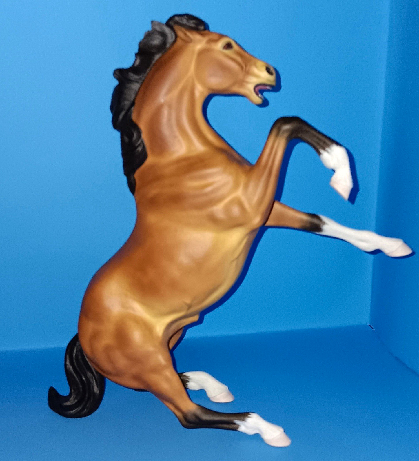 Custom Hartland Fighting Stallion- Now a Honeybay. Nice Shading.