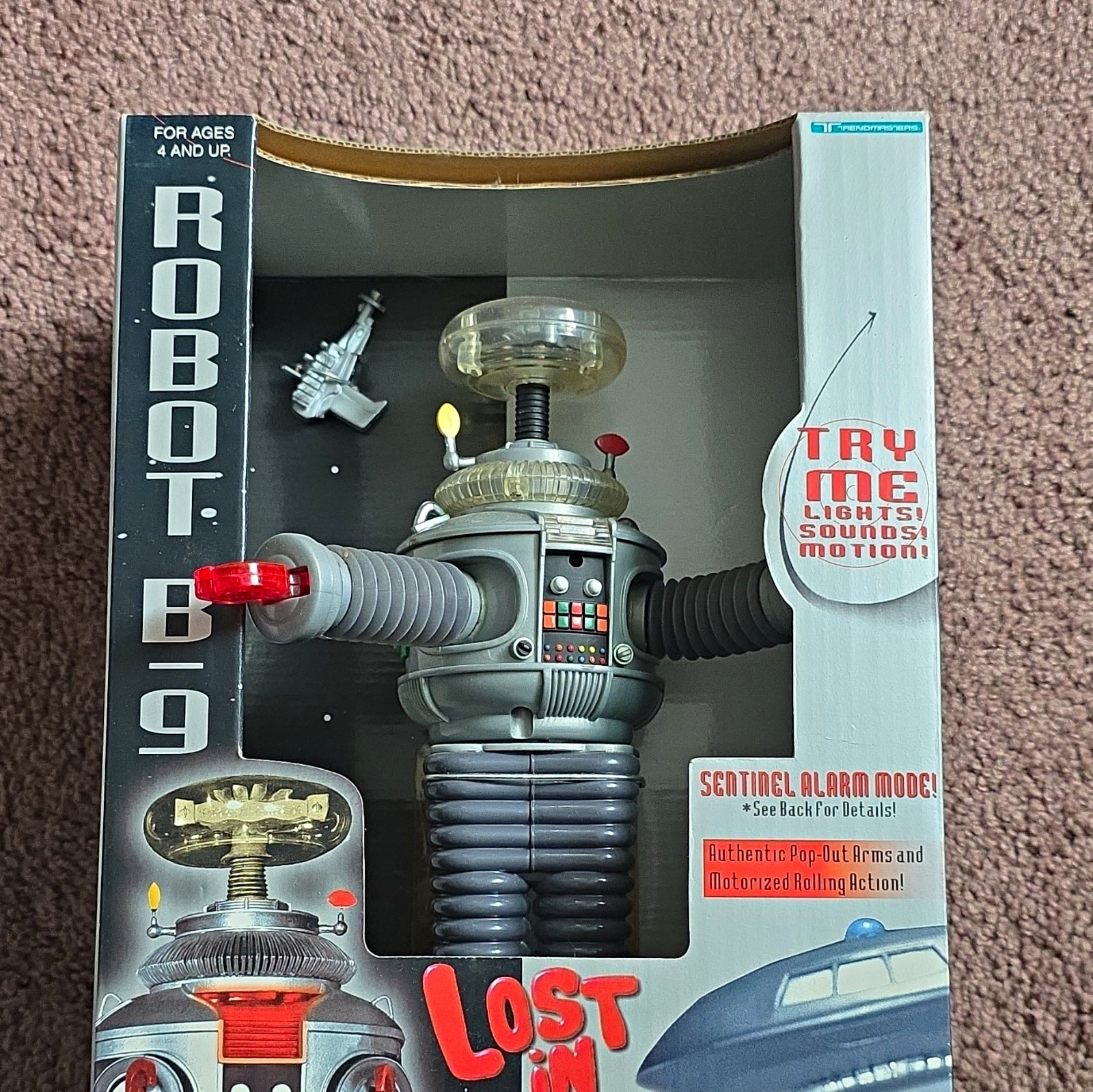 Trendmasters Lost in Space Classic Series Robot B-9 Lights Sounds Motion 1997
