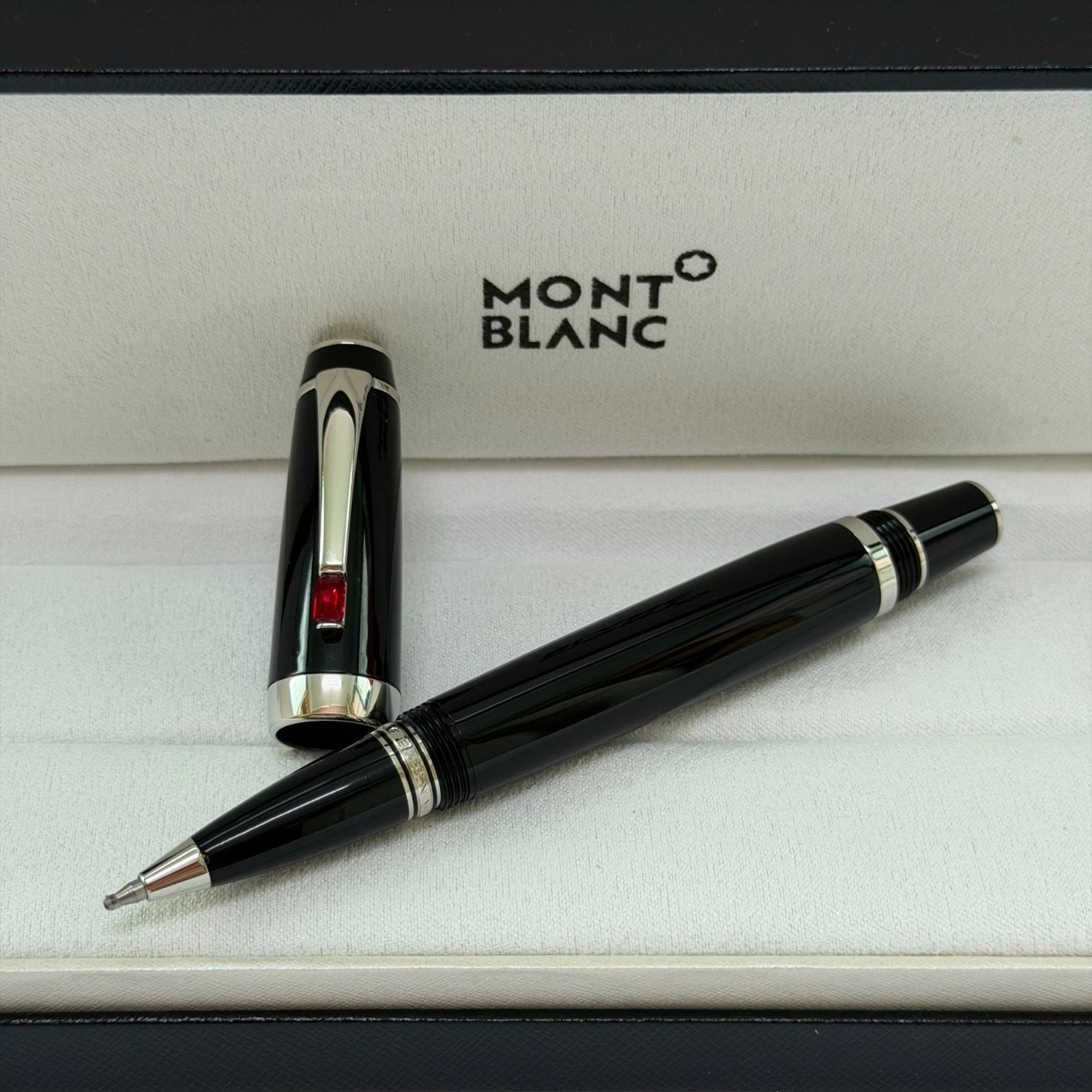 M.B Rollerball Pen Black/Sliver Trim w/ Gift Box VIP Gift Rare