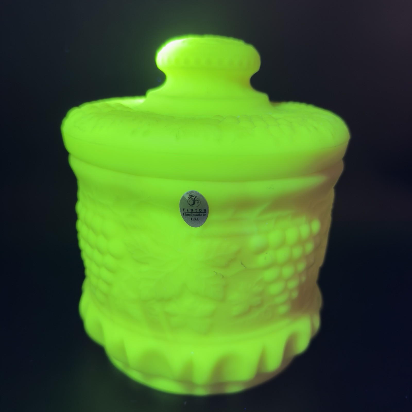 Fenton Grape Cable Canister Jar UV Glows Burmese With Sticker Heavy Glass Box Fenton Grape Cable Canister Jar UV Glows Burmese With Sticker Heavy Glass Box