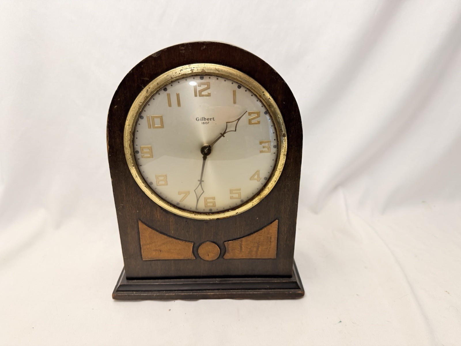 Old Vtg Antique WORKING Gilbert Model 1807 Mantle Clock Wood Unique Design