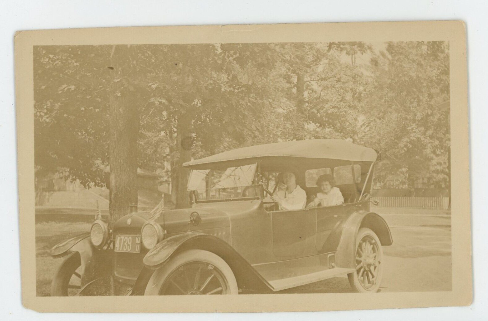 Vintage Photo Classic Car 1917 Hupmobile Model N Touring Car Cute Gal & Girl NJ