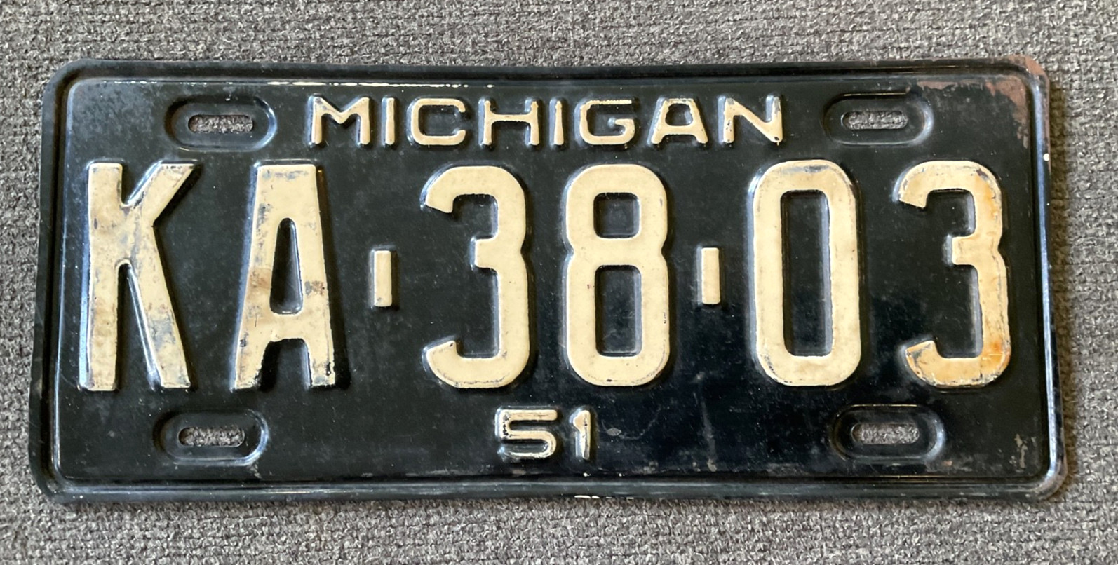 RARE 1951 MICHIGAN KA LICENSE PLATE ORIGINAL PAINT CHEVY FORD DODGE ETC RARE 1951 MICHIGAN KA LICENSE PLATE ORIGINAL PAINT CHEVY FORD DODGE ETC