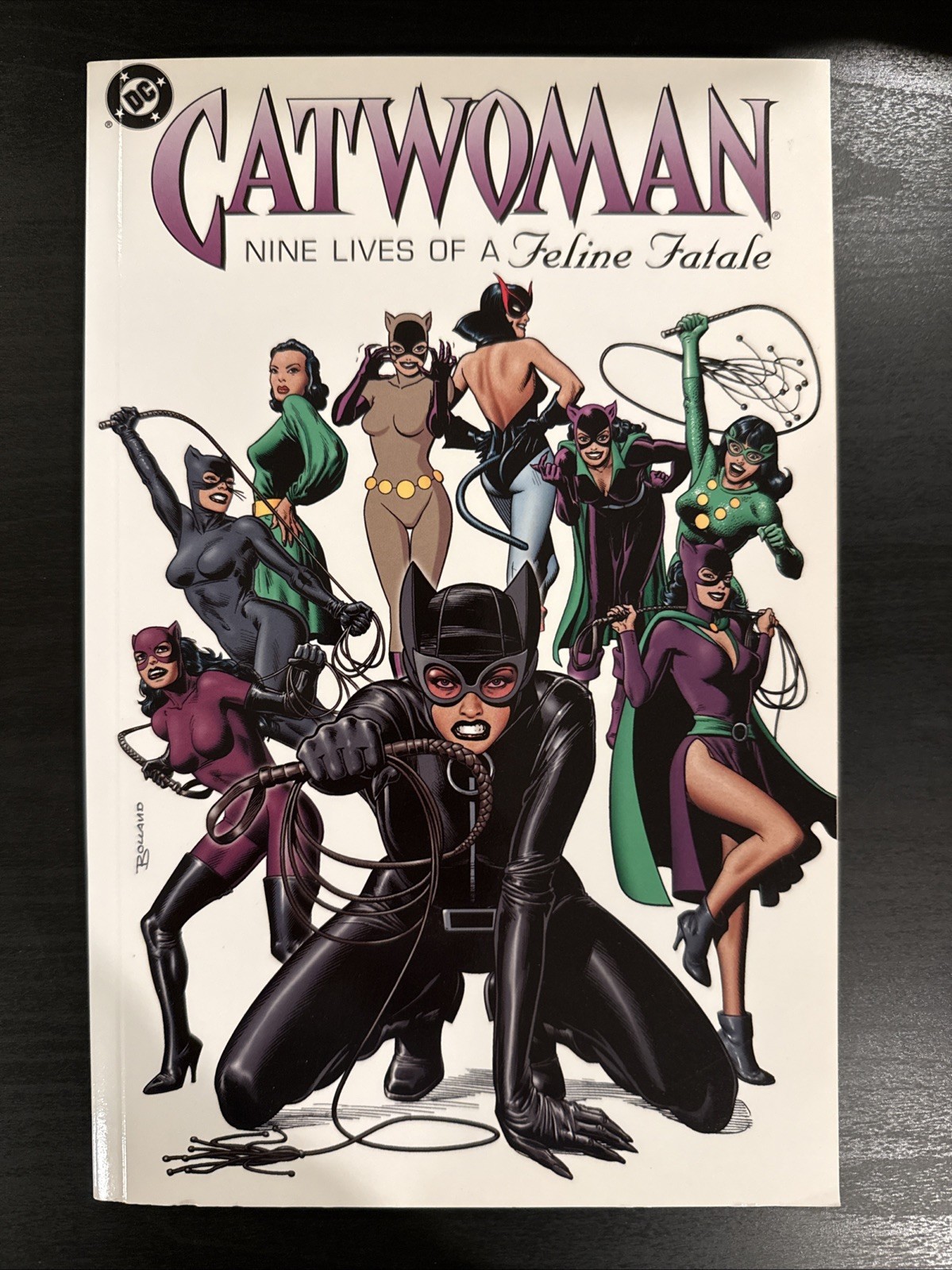 Catwoman: Nine Lives of a Feline Fatale (2004) FIRST PRINT TRADE PAPERBACK